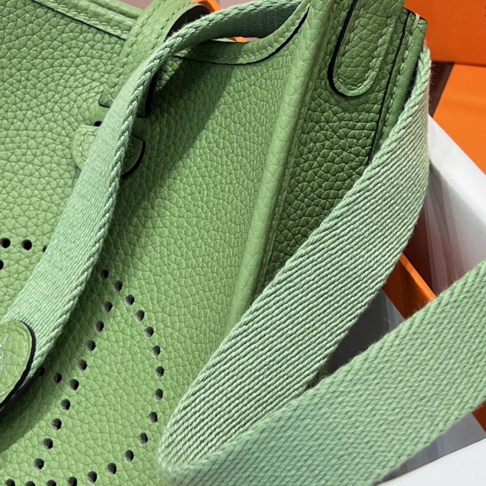 Hermès Evelyne 16cm Togo Leather Shoulder Bag