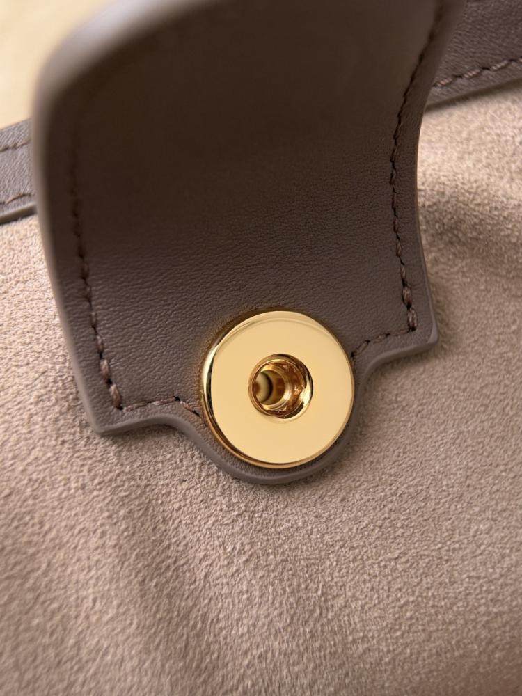 Chanel Archetype Küçük Alışveriş Çantası