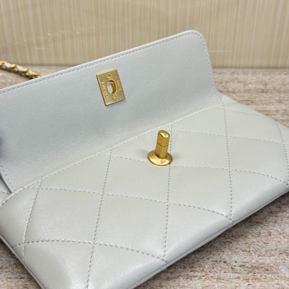 Chanel 24B Debriyaj - Glimmer of Luxury