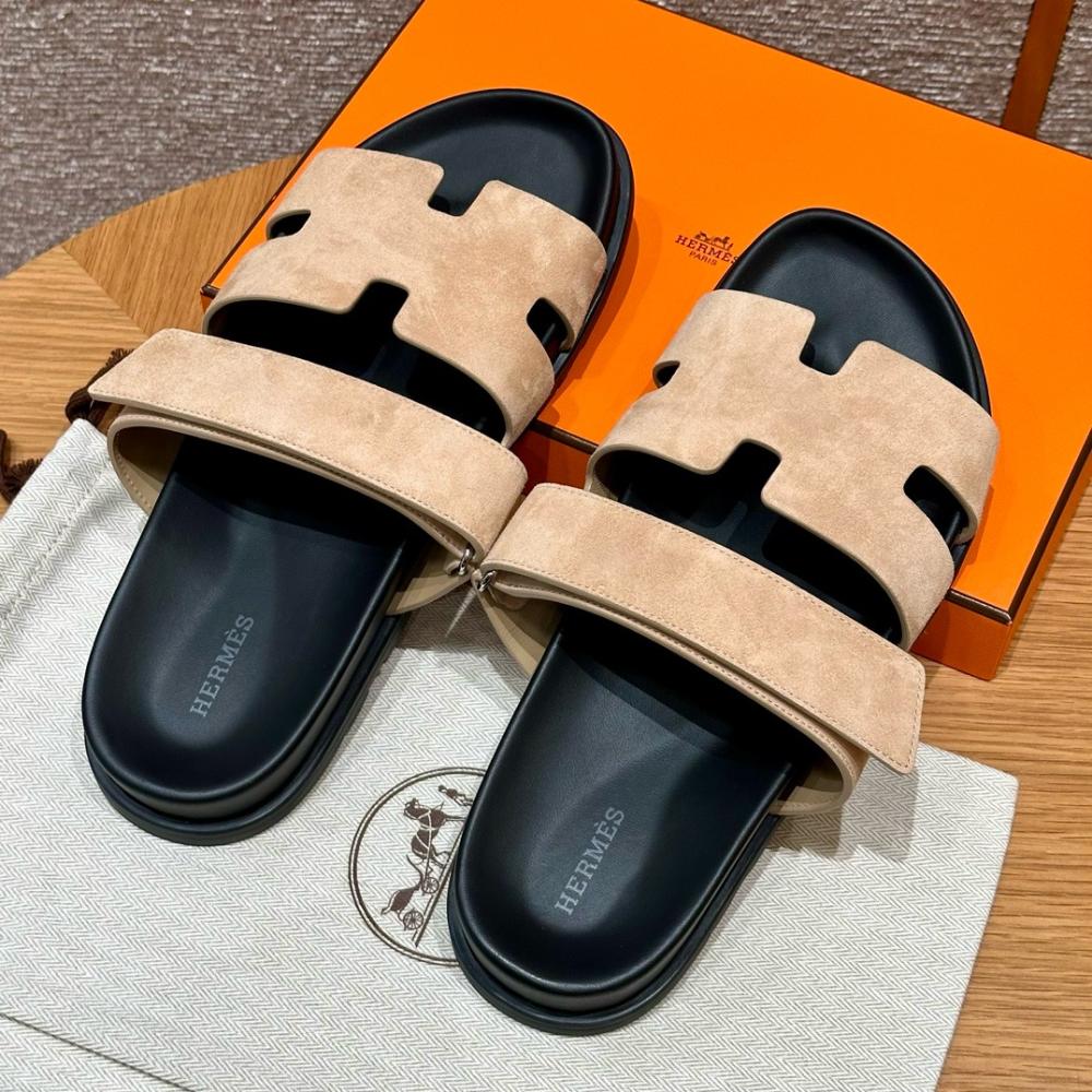 Hermès Chypre Sandals - Clay Beige