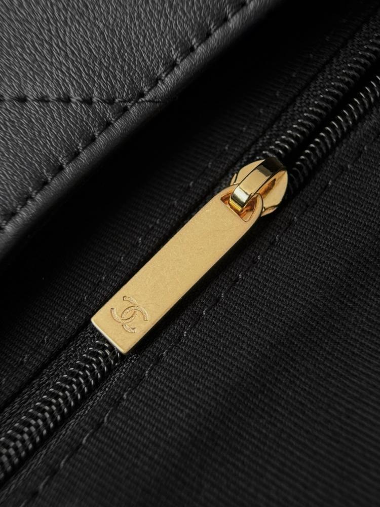 Chanel 25K Hippie Hobo Maxi Bag – Shiny Calfskin