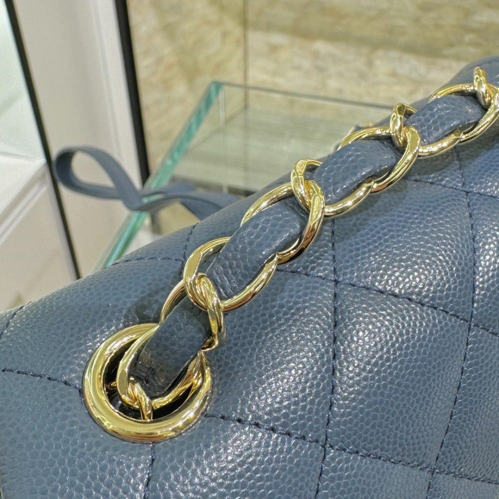 Chanel Mavi Havyar Deri Sırt Çantası - Glimmer of Luxury