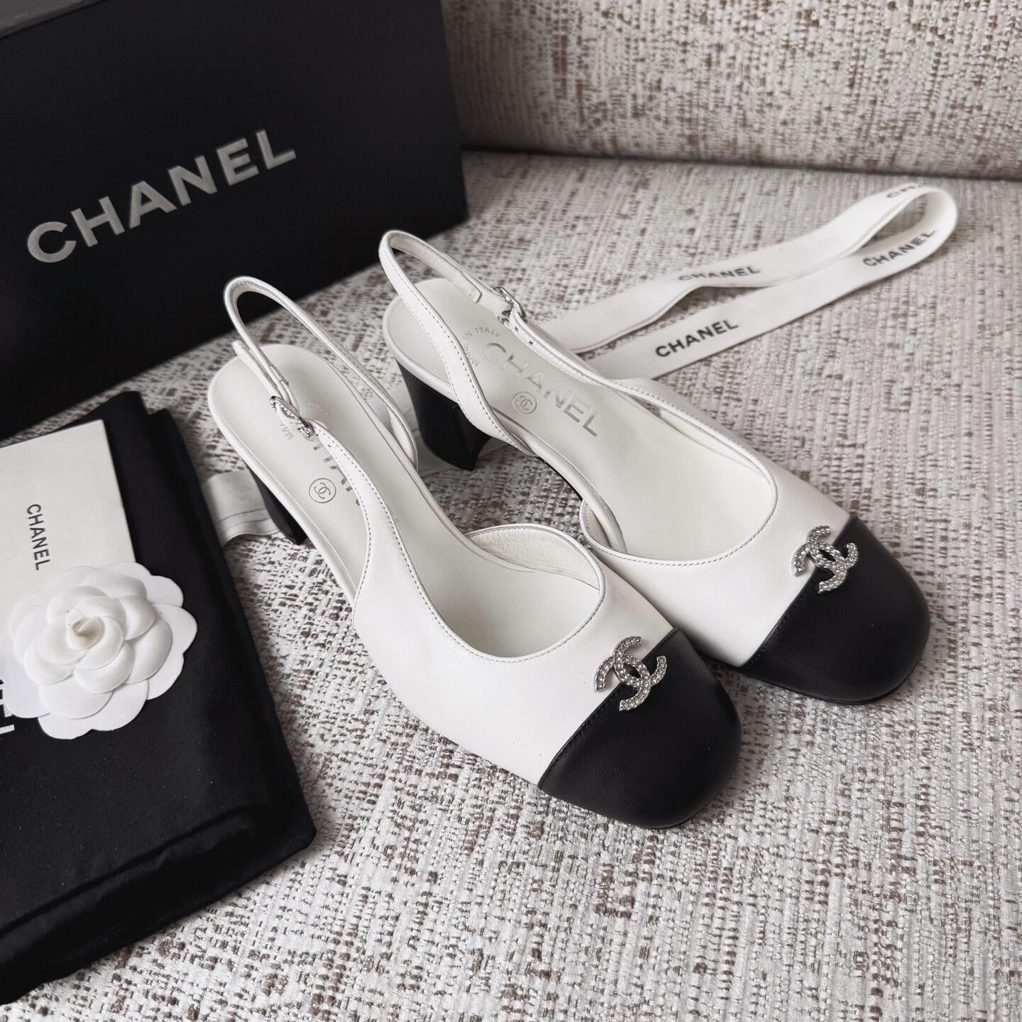 Chanel S26 Arkadan Bantlı Ayakkabı