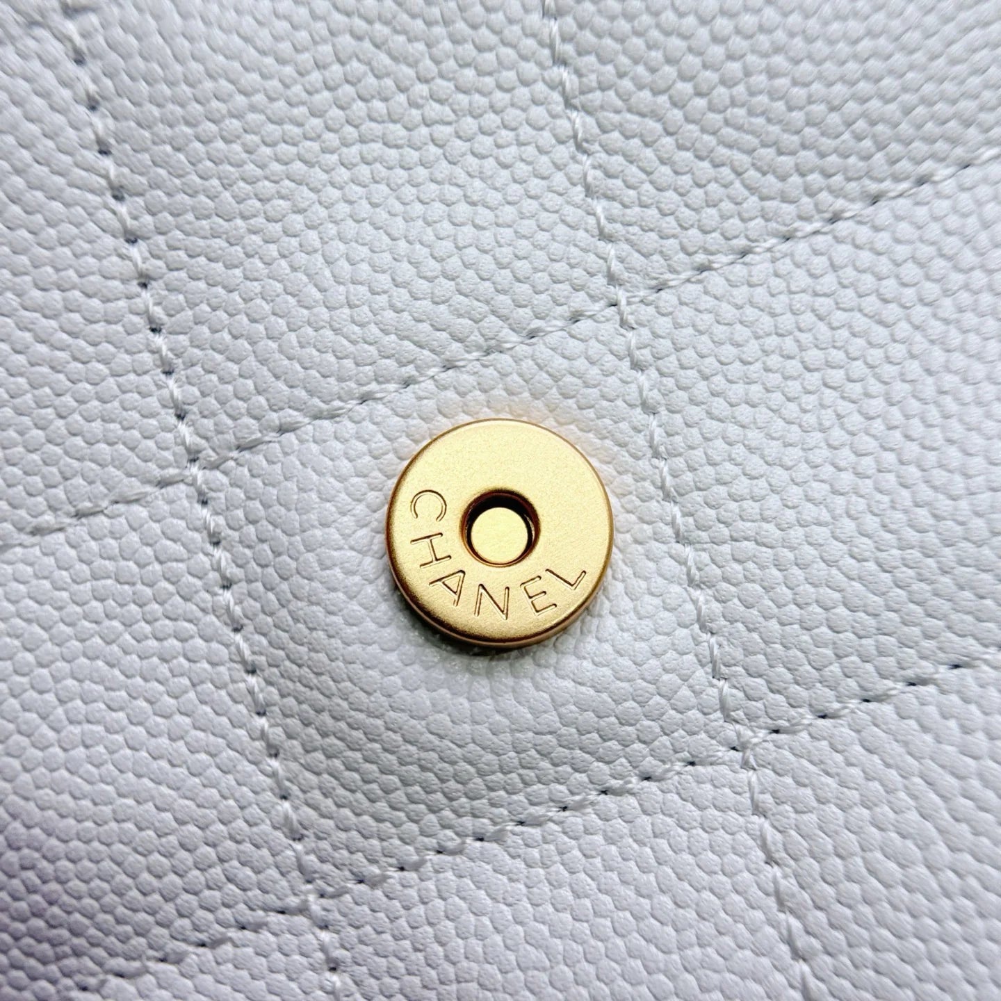 Chanel 25C Orta Boy Hobo Seyahat Çantası - Glimmer of Luxury