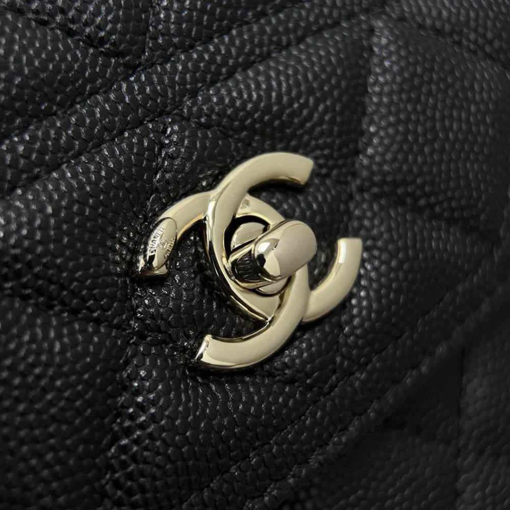 Chanel 2024/25 El Çantası - Glimmer of Luxury