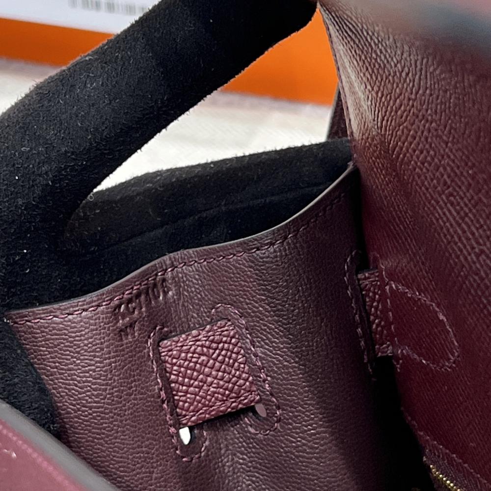 Hermès Kelly 25 Epsom Leather Horseshoe Stamp (HSS) Two-Tone Trench Coat with Palladium Hardware and Black (PHW)