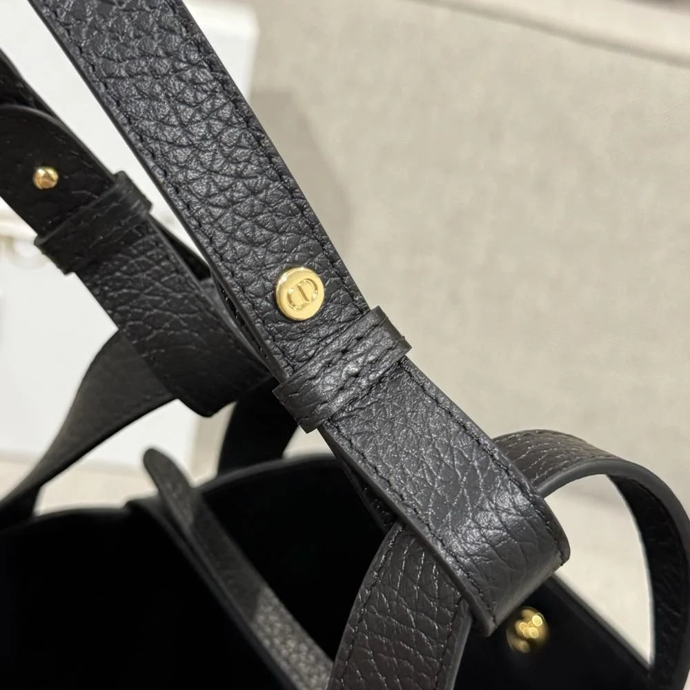 Dior İmzalı Orta Boy Kova Çanta