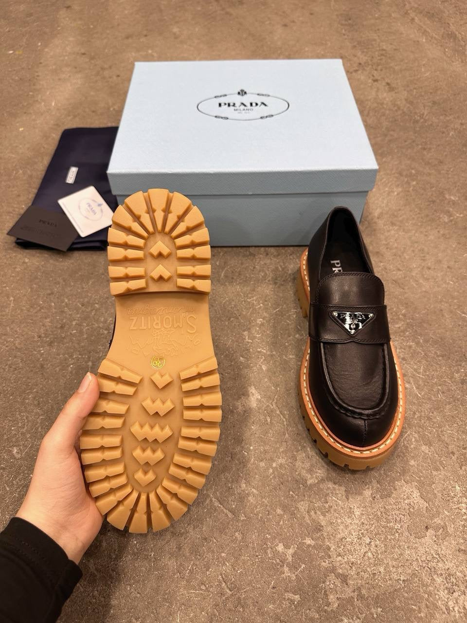 Prada Deri Mokasen - Glimmer of Luxury