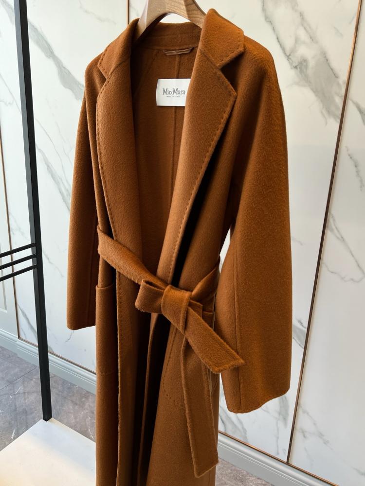 Max Mara – Iconic Wool Cashmere Coats