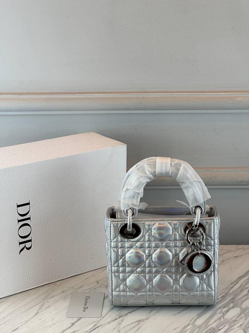 Christian Dior Lady Çanta Mat Gümüş - Glimmer of Luxury