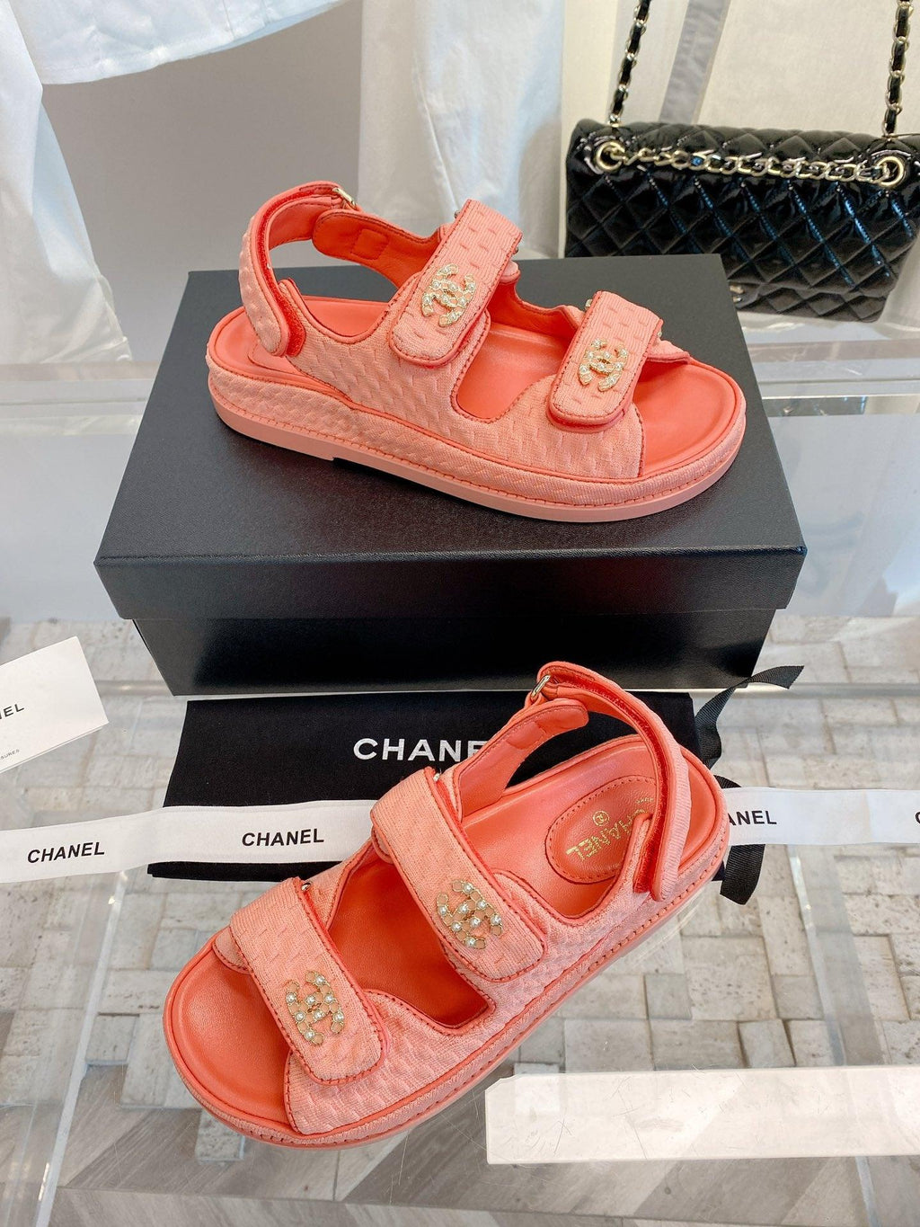 Chanel Pembe Örme Kumaş Baba Sandalet - Glimmer of Luxury