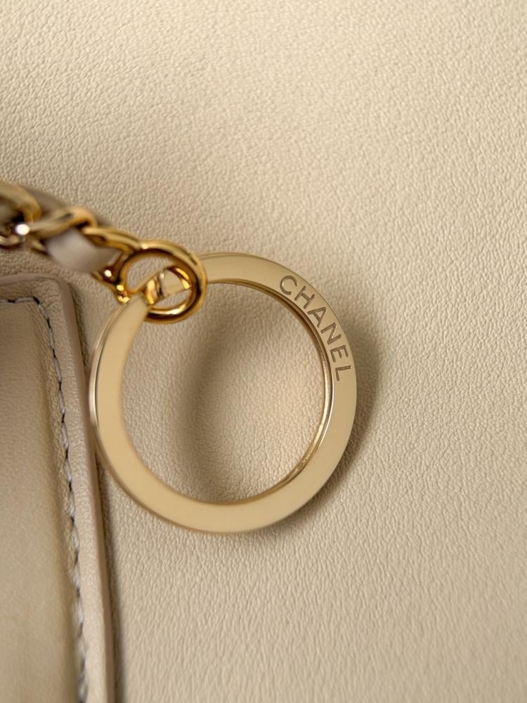 Chanel Archetype Küçük Alışveriş Çantası – Bej
