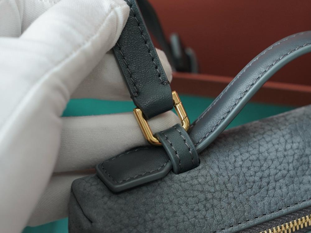 Loro Piana – Extra Pocket L19 (Grey Blue)