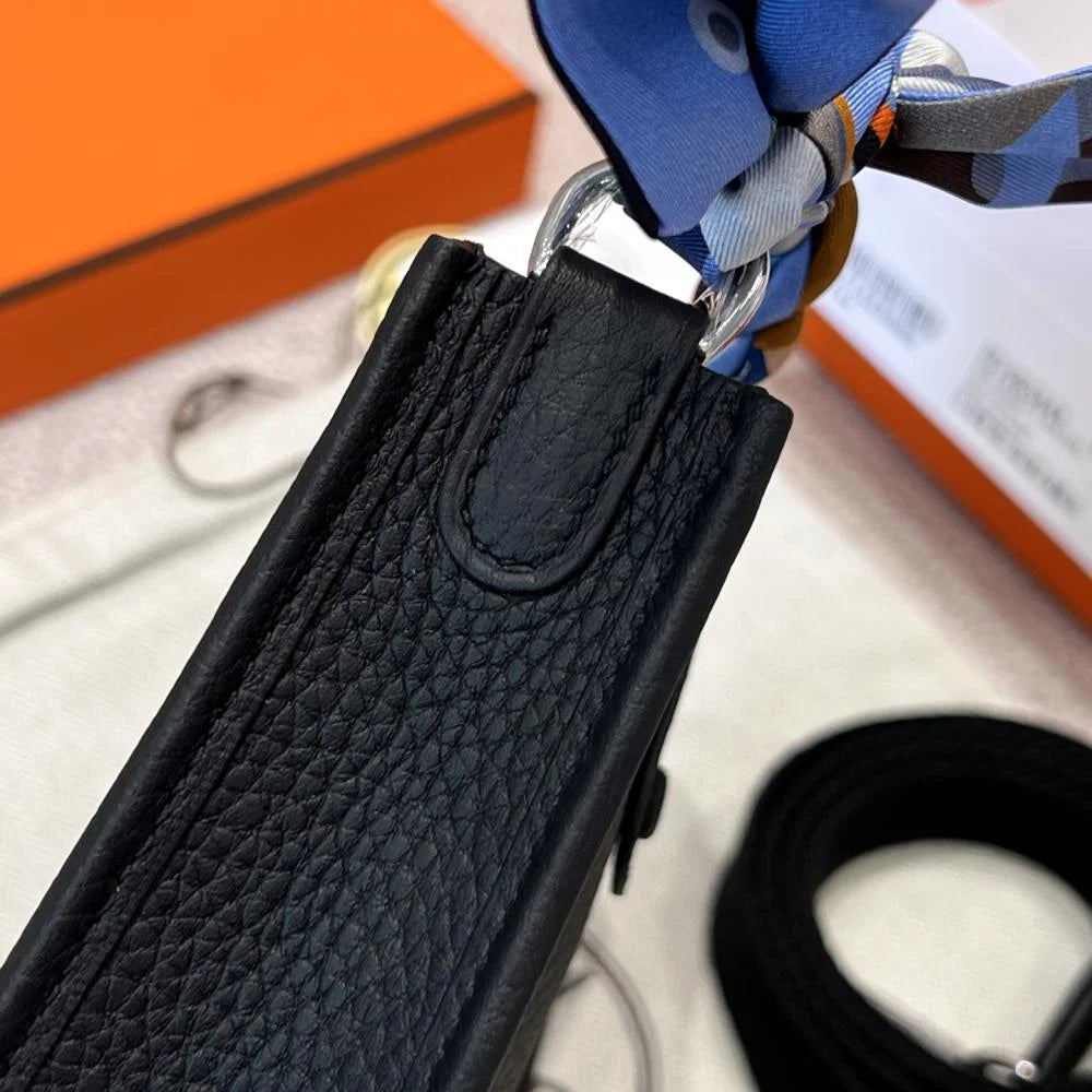 Hermès Evelyne 16cm Togo Leather Shoulder Bag