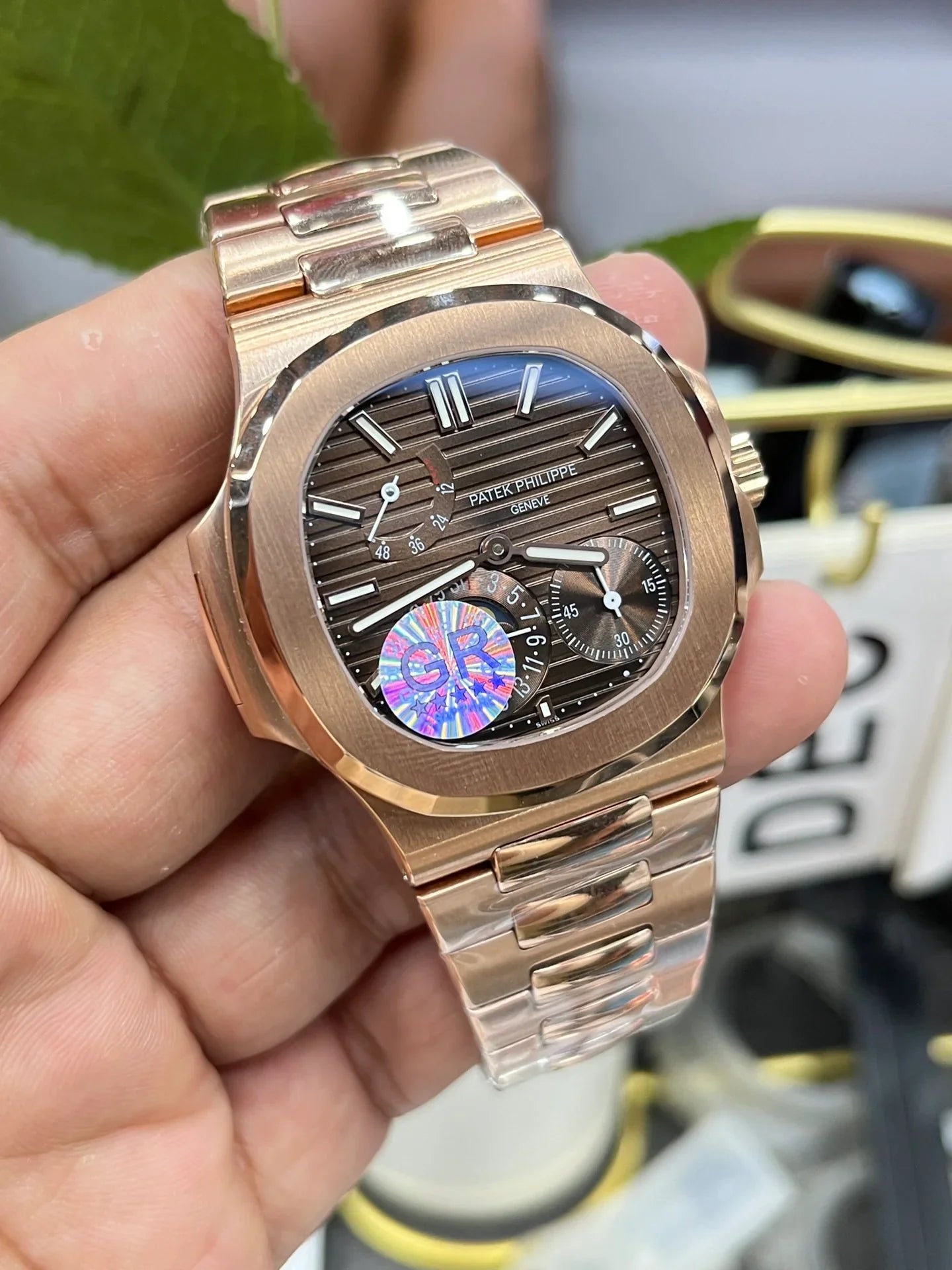 Patek Philippe Nautilus 5712/1R-001 Kahverengi Kadran - Glimmer of Luxury