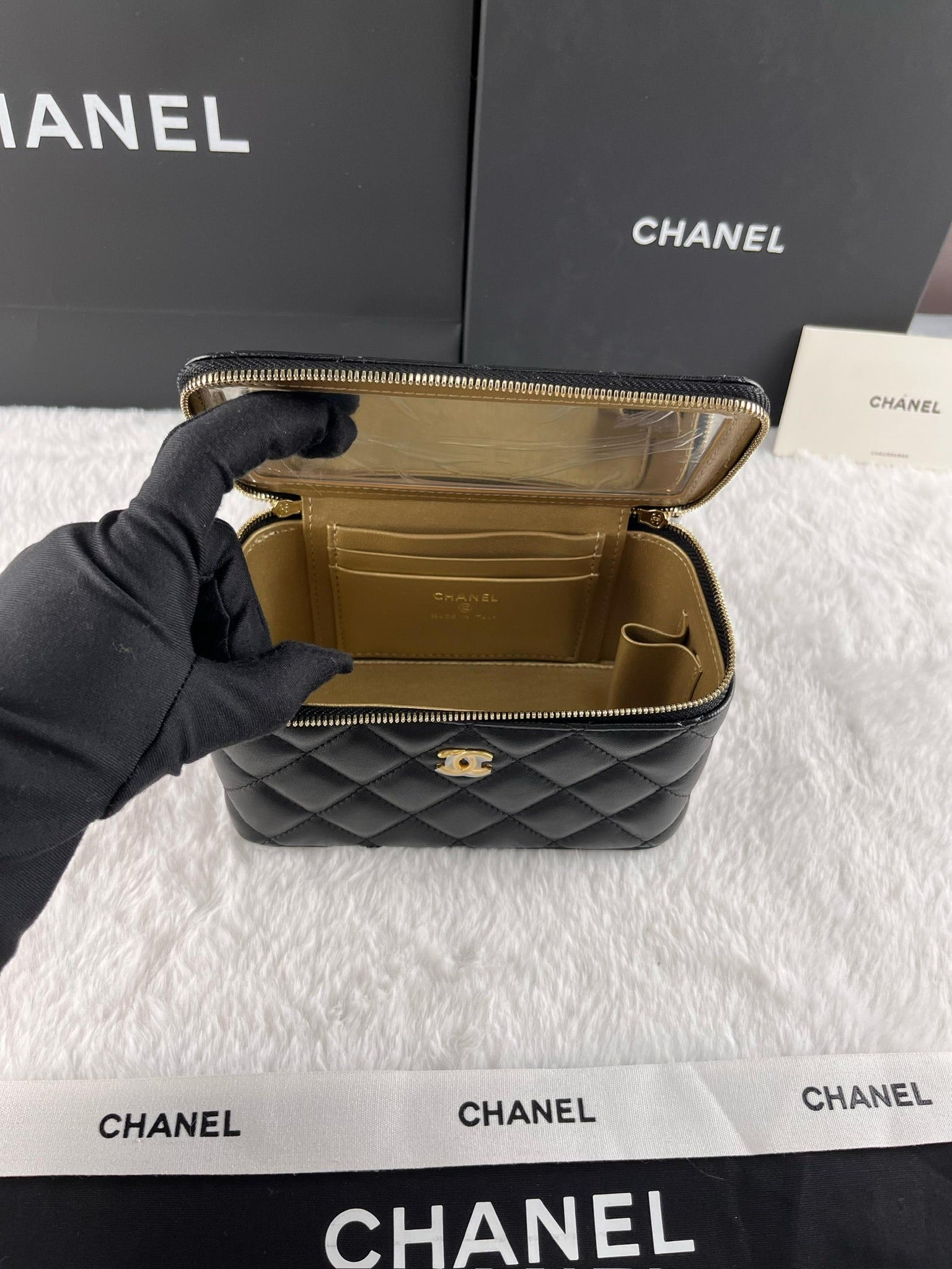 Siyah Kuzu Derisi Küçük Vanity AGHW - Glimmer of Luxury