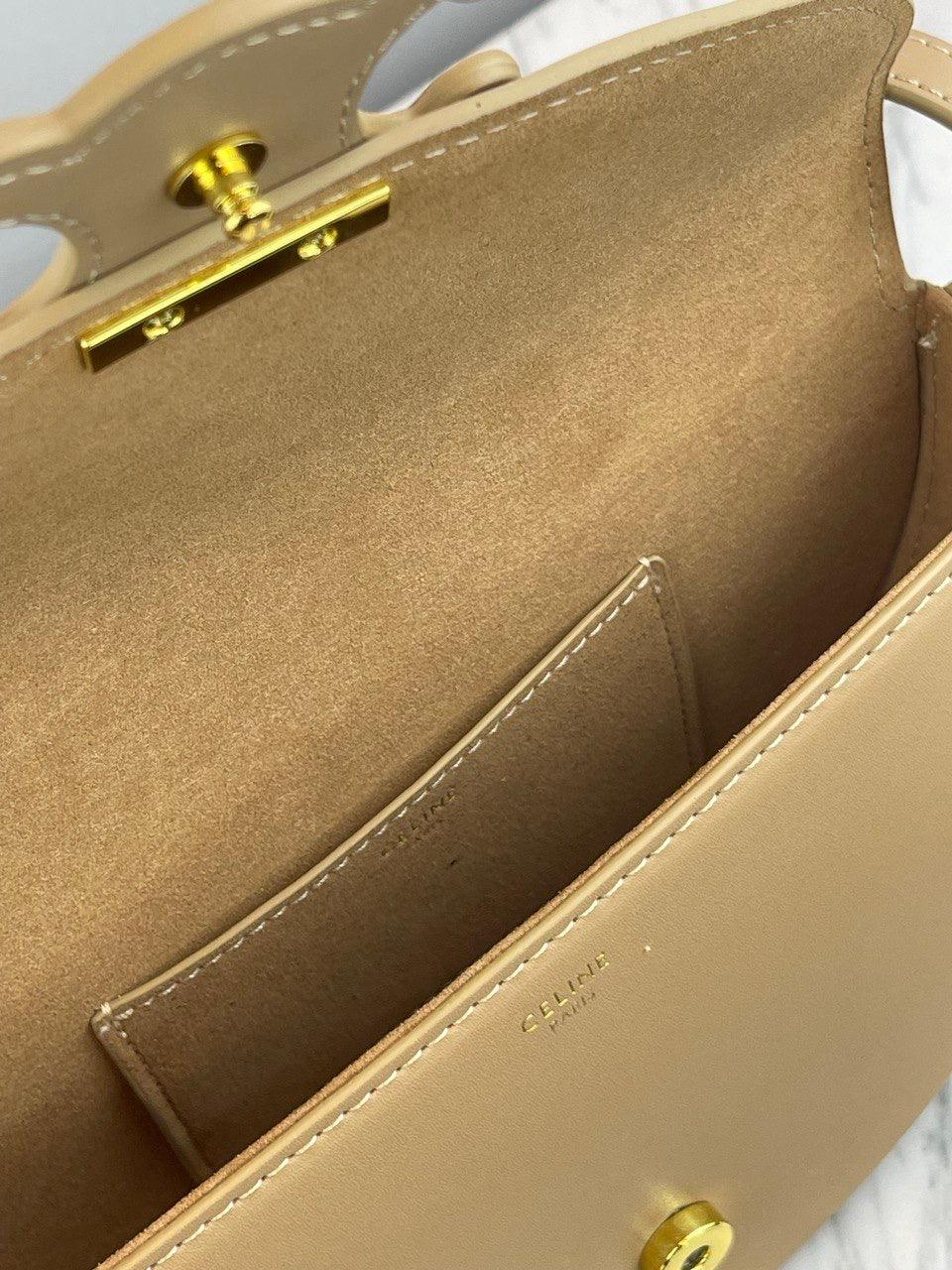 Pürüzsüz Dana Derisi Celine Tromphie Deri Postacı Çantası - Glimmer of Luxury