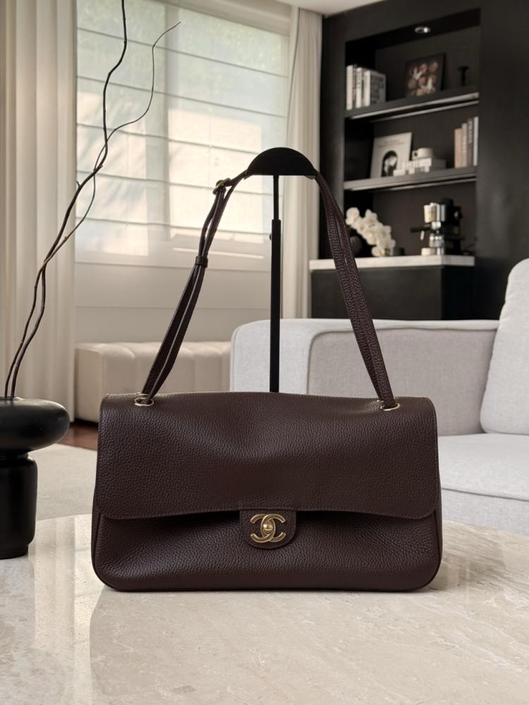 Chanel Maxi “Souplissimo” Küçük Kapaklı Çanta