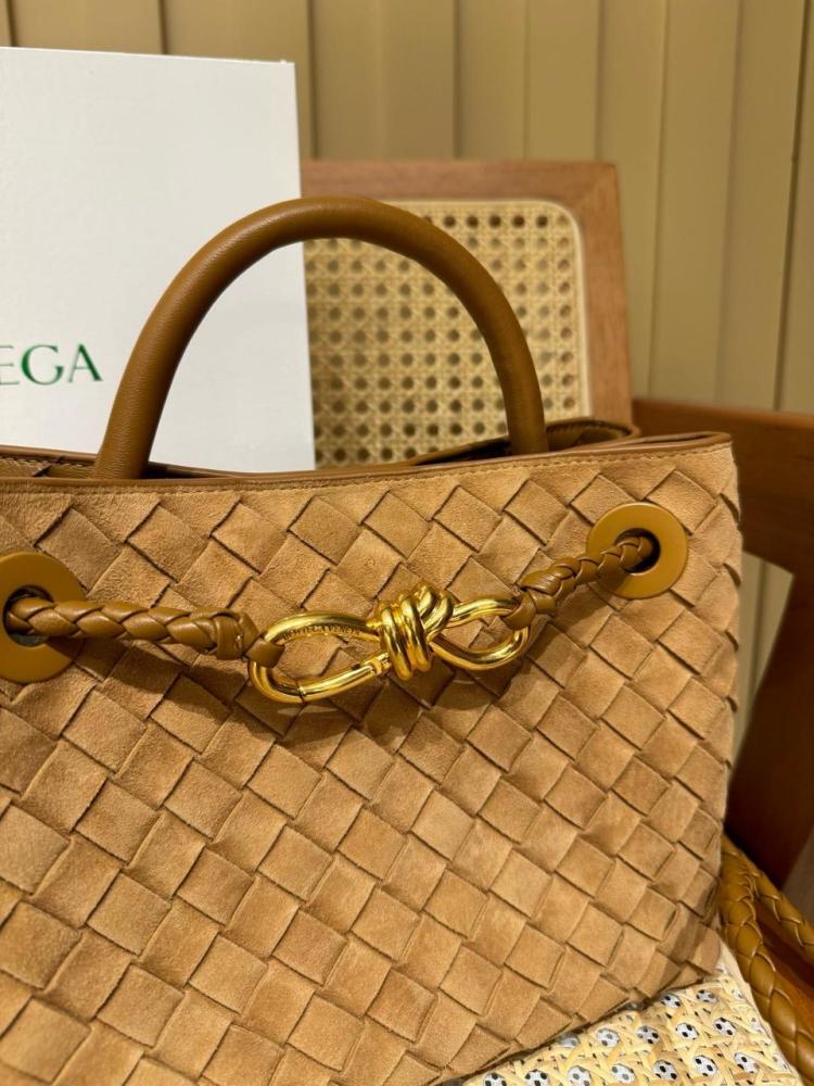 Bottega Veneta – Andiamo Small Bags