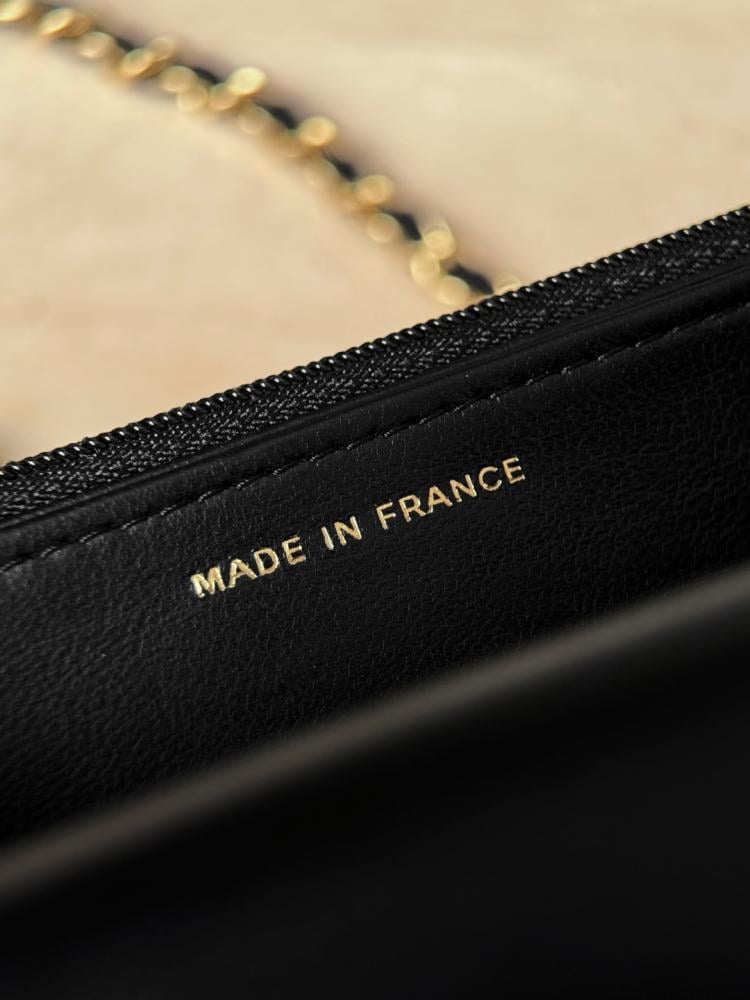 Chanel Chain Handbag 2025/26