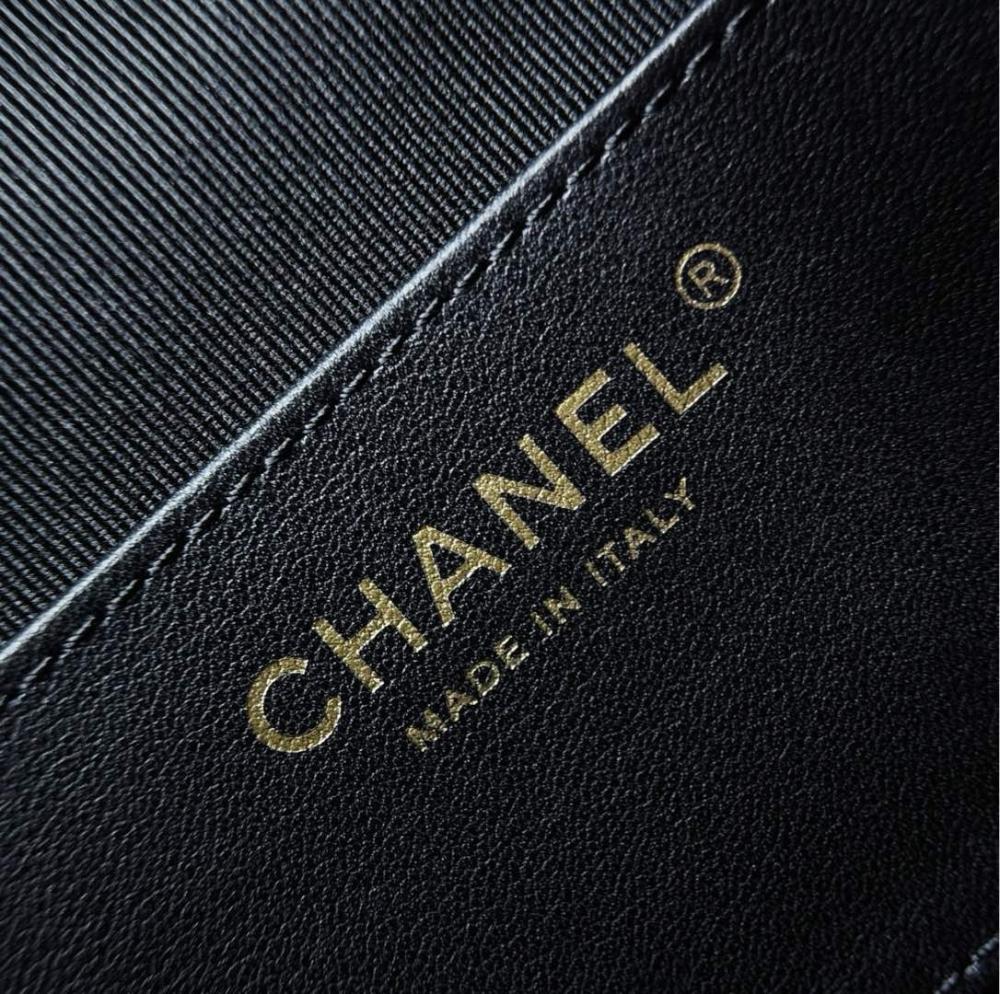 Chanel 25C Büyük Hobo Seyahat Çantası - Glimmer of Luxury