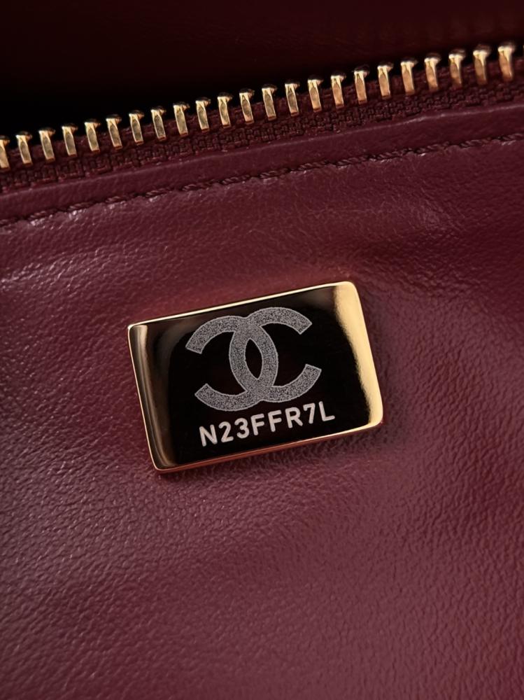 Chanel Maxi “Souplissimo” Büyük Kapaklı Çanta