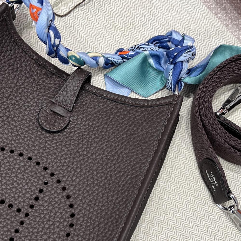 Hermès Evelyne 16cm Togo Leather Shoulder Bag
