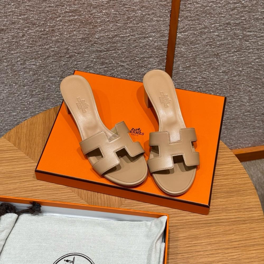 Hermès Oasis Sandals Black & Argent Grey