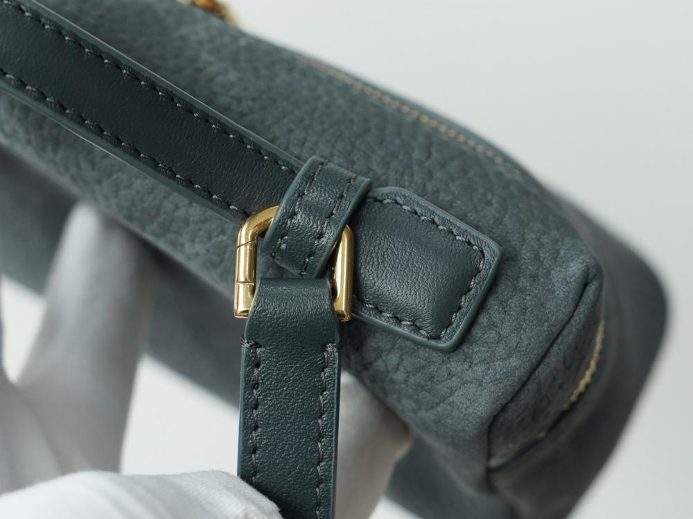 Loro Piana – Extra Pocket L19 (Grey Blue)