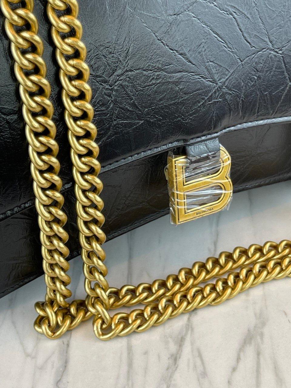 Balenciaga Medium Crush Deri Omuz Çantası - Glimmer of Luxury