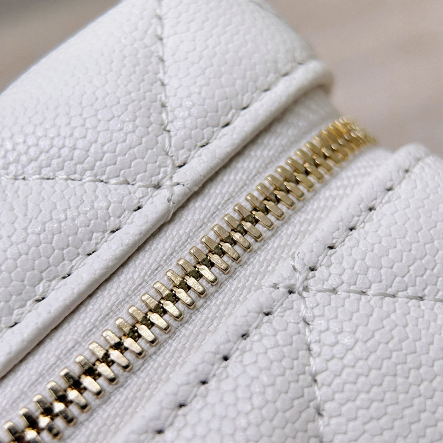 Chanel 25C Makyaj Çantası - Glimmer of Luxury