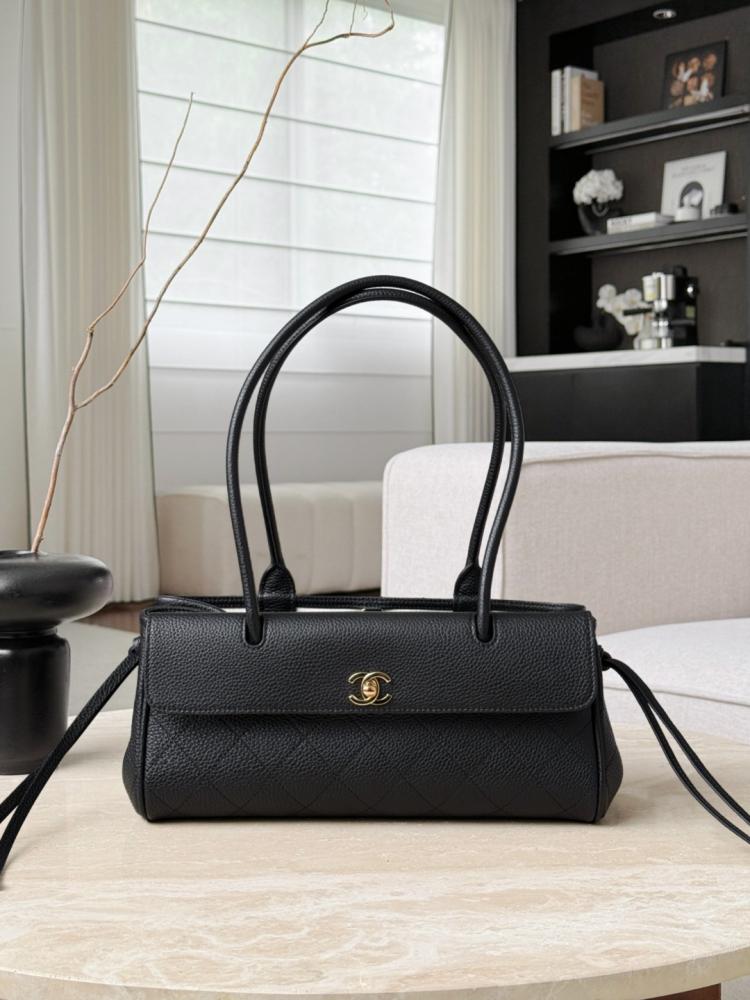 Chanel Urban Essentials Küçük Alışveriş Çantası