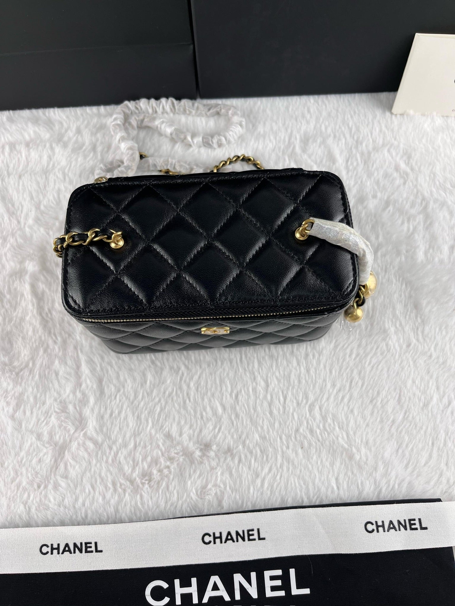 Siyah Kuzu Derisi Küçük Vanity AGHW - Glimmer of Luxury