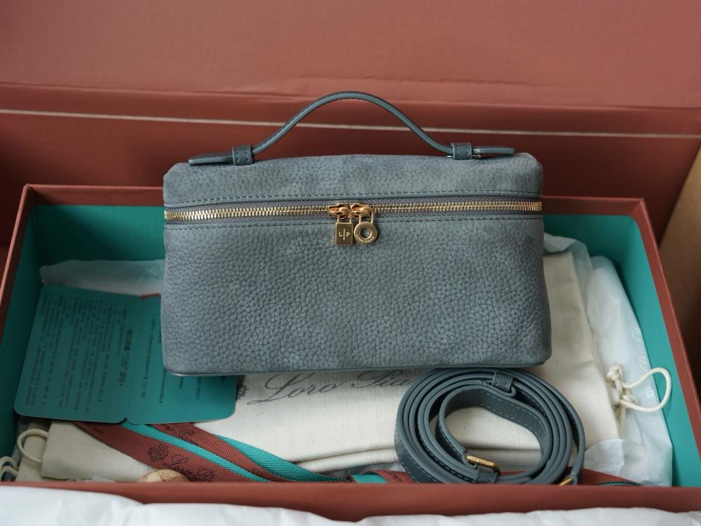 Loro Piana – Extra Pocket L19 (Grey Blue)