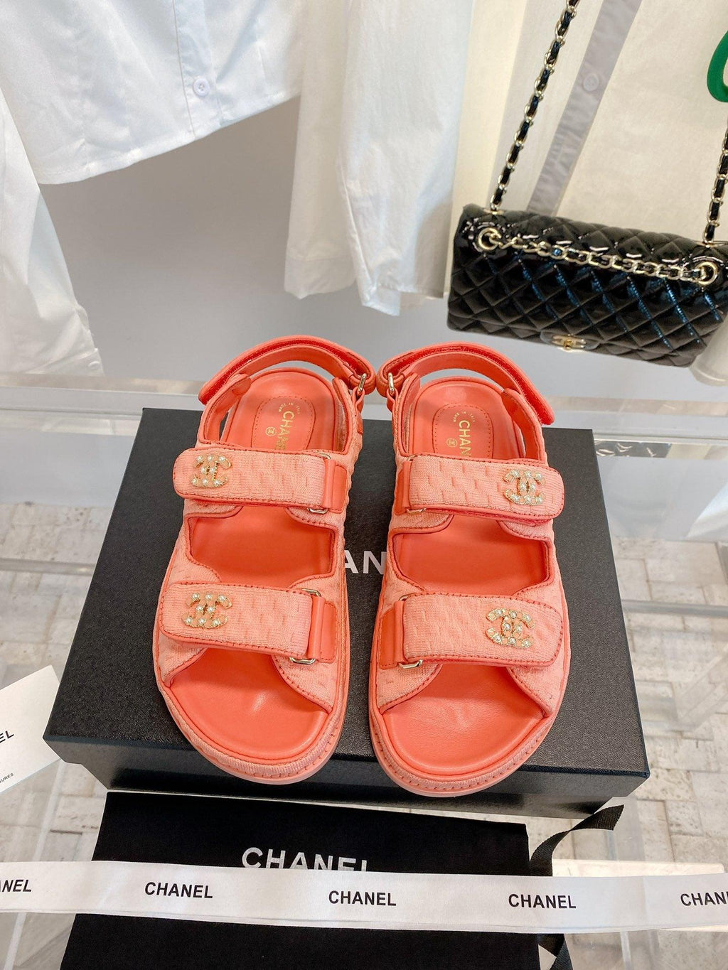 Chanel Pembe Örme Kumaş Baba Sandalet - Glimmer of Luxury
