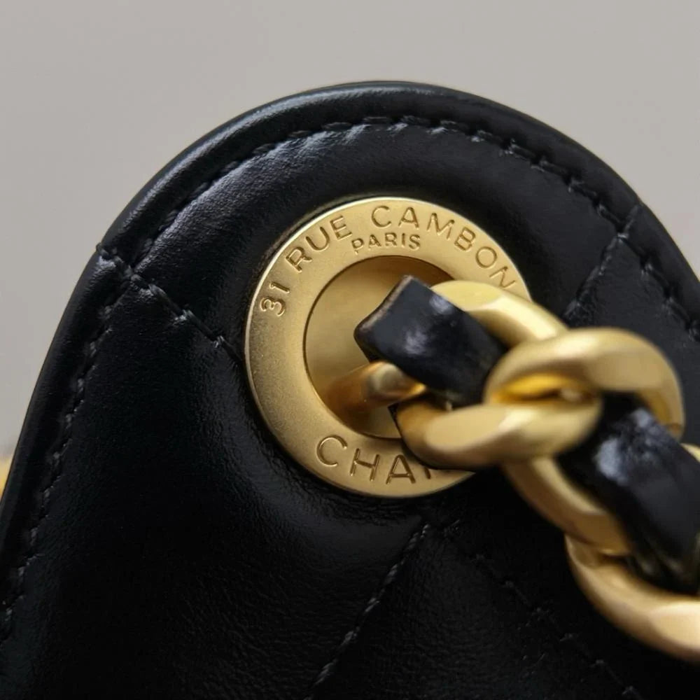 Chanel 25C Orta Boy Hobo Çanta - Glimmer of Luxury