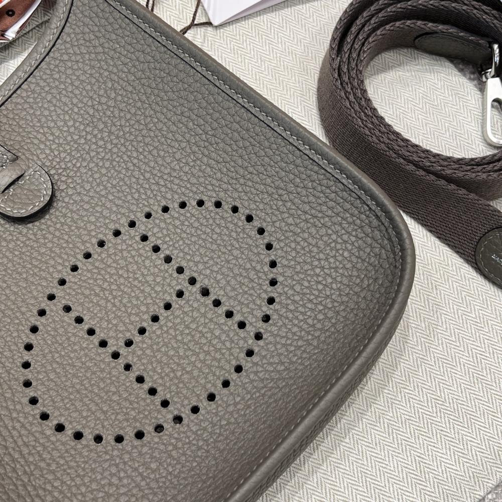 Hermès Evelyne 16cm Togo Leather Shoulder Bag