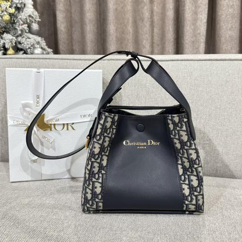 Dior İmzalı Orta Boy Kova Çanta