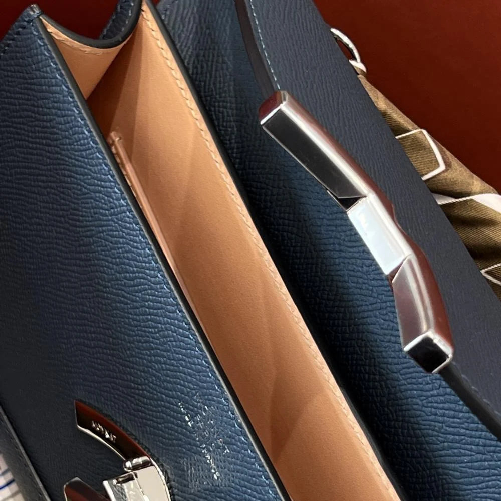 Gabrielle Portföy Çanta - Glimmer of Luxury