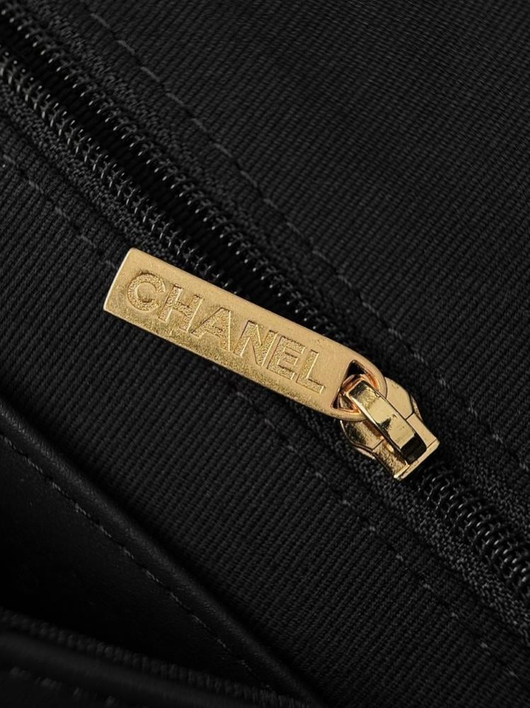 Chanel 25K Hippie Hobo Maxi Bag – Shiny Calfskin