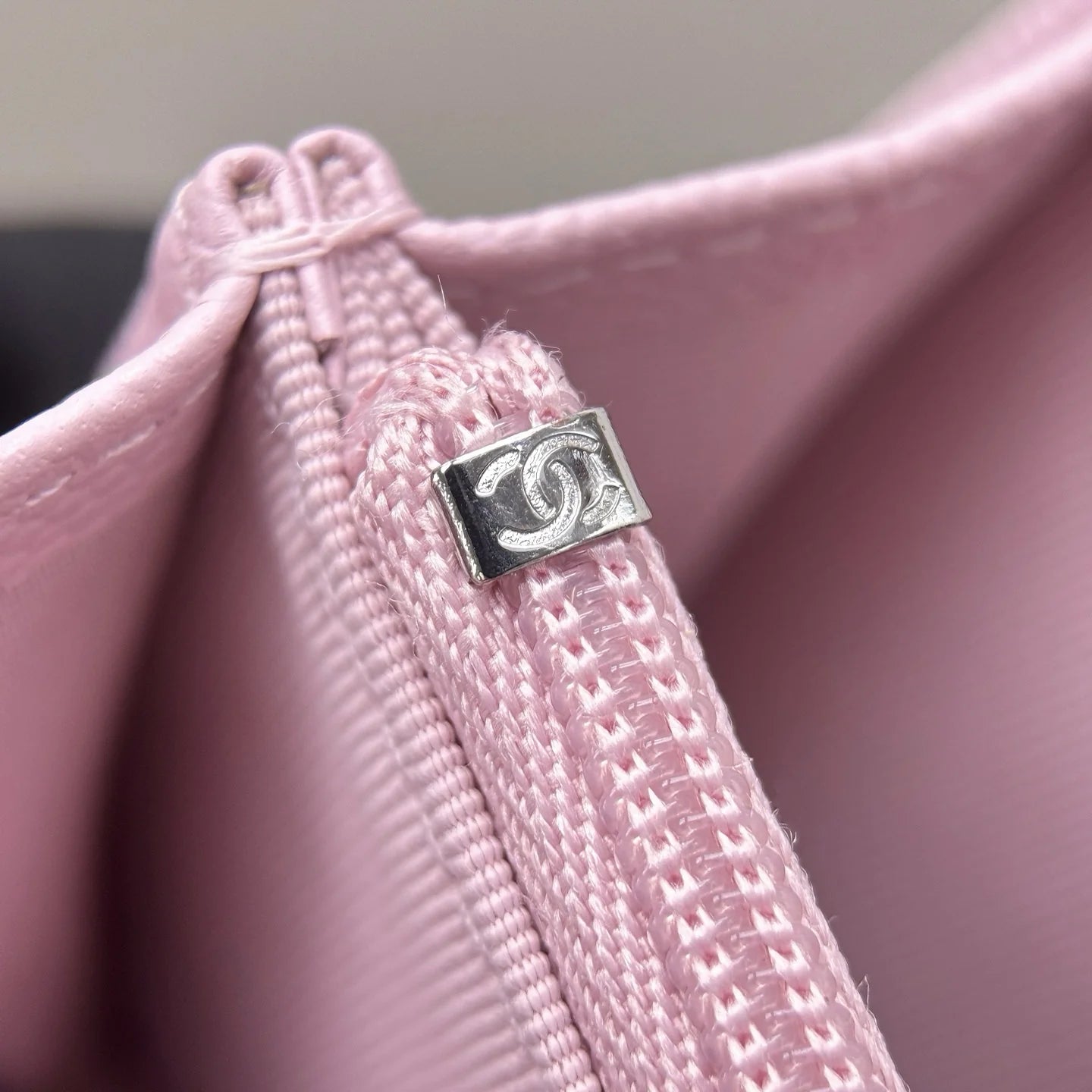 Chanel 25C Chain Handbag 