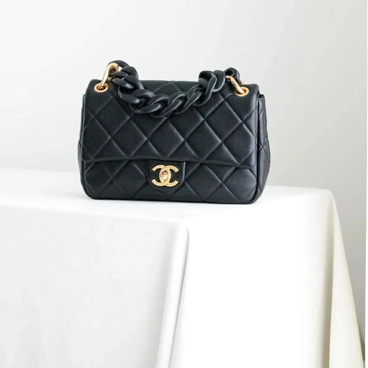 Chanel Zincirli Flap Çanta - Glimmer of Luxury