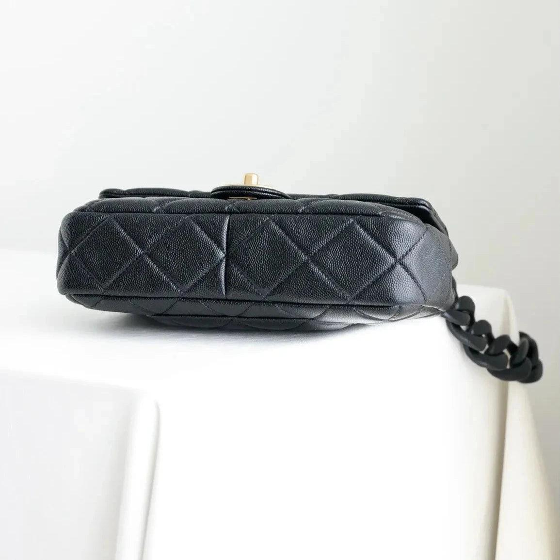 Chanel Zincirli Flap Çanta - Glimmer of Luxury