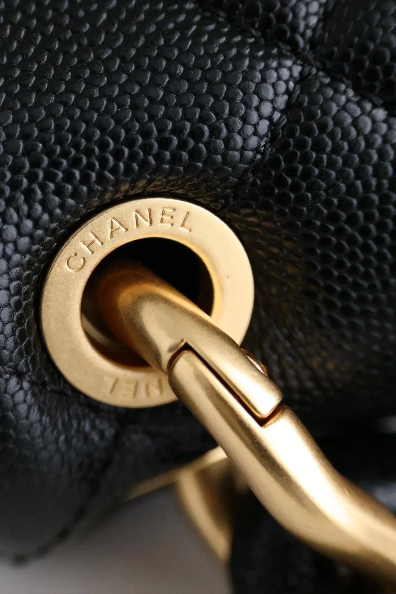 Chanel Zincirli Flap Çanta - Glimmer of Luxury