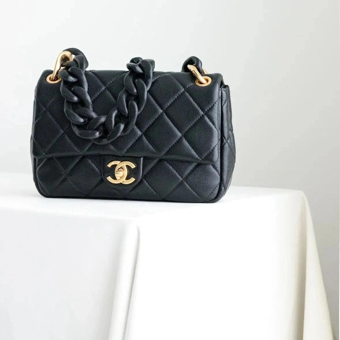 Chanel Zincirli Flap Çanta - Glimmer of Luxury