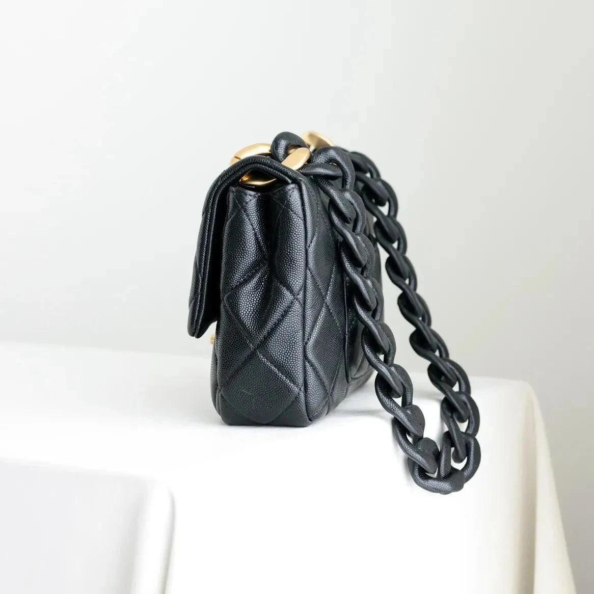 Chanel Zincirli Flap Çanta - Glimmer of Luxury