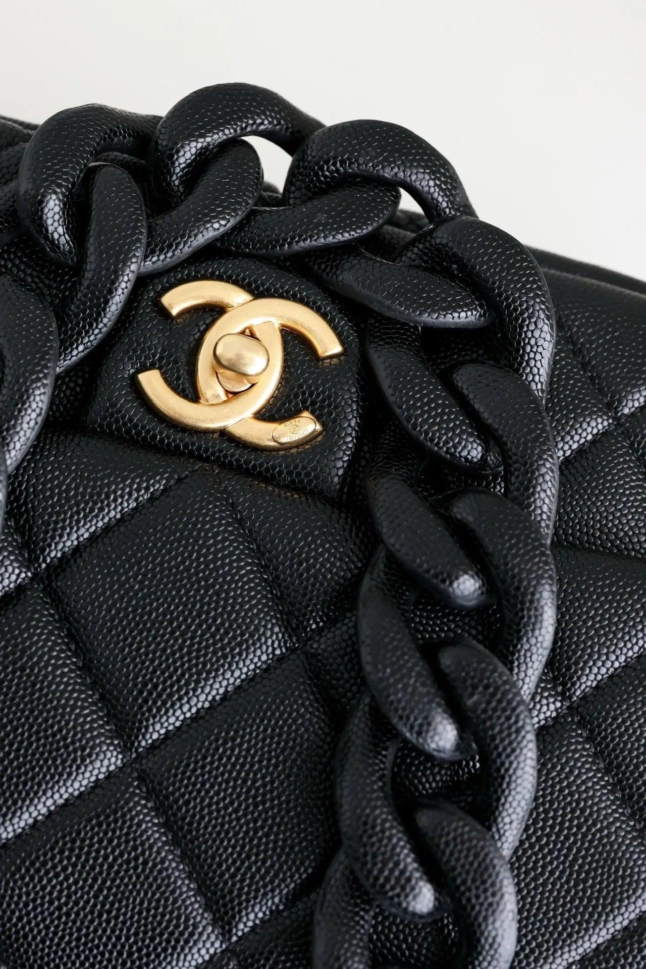 Chanel Zincirli Flap Çanta - Glimmer of Luxury