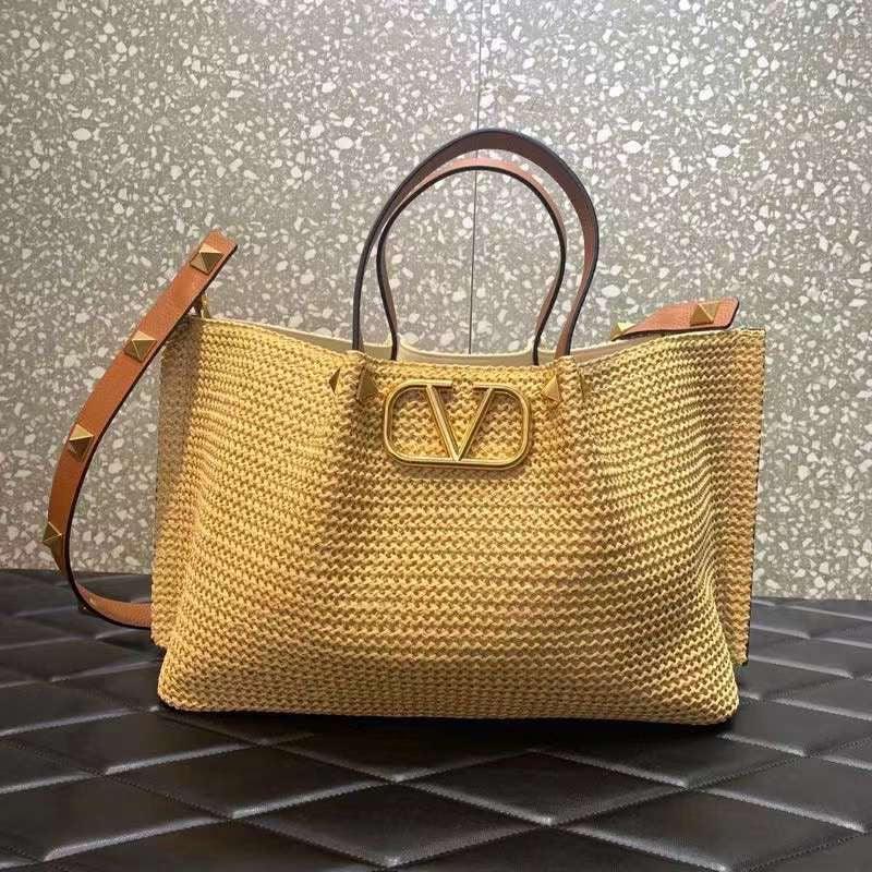 Valentino Garavani Doğal Hasır Yazlık Tote - Glimmer of Luxury