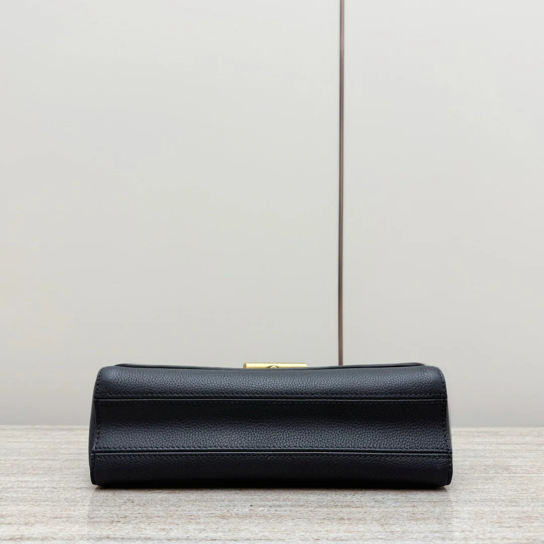 Twist - Glimmer of Luxury