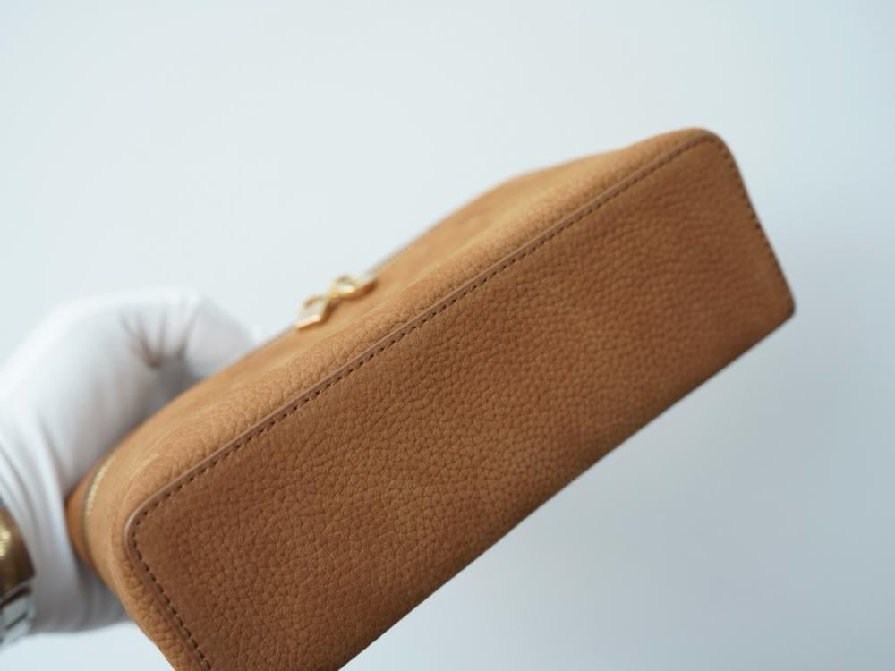 Loro Piana – Extra Pocket L19 (Camel / Light Skin Color)